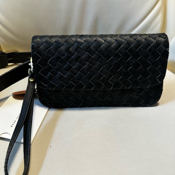 NWT Mandrn Black Ziggy Woven Leather Crossbody Bag - Picture 3 of 5